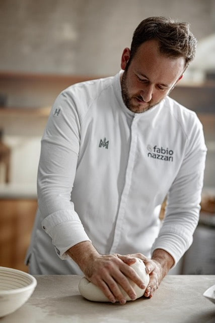 Fabio Nazzari al lavoro in laboratorio